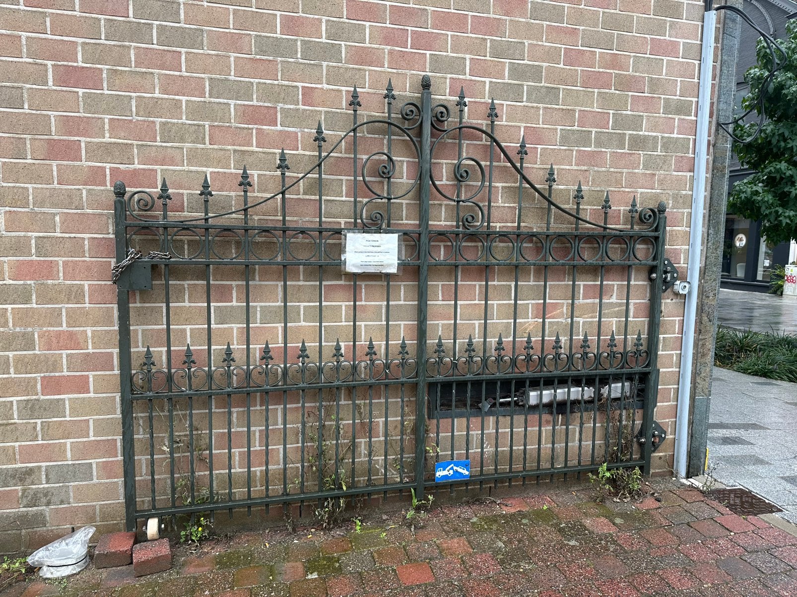 Porte galvanisée et peinte forgée à la main, Enlèvement, Utilisé, Fer, Clôture ornementale