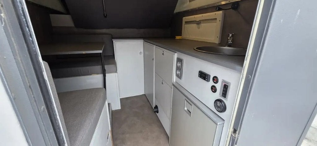 Toyota Hilux Overlander Camper Off grid 3.0 D-4D 4WD S, Automaat, Stof, 4 cilinders, 2730 kg