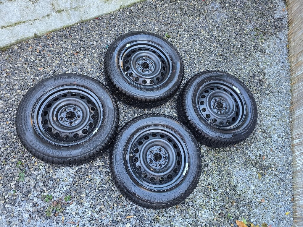Kit 4 pneus hiver Yokohama 215/60 R16 sur jantes + capteur, Ophalen, 16 inch, Winterbanden, Band(en)