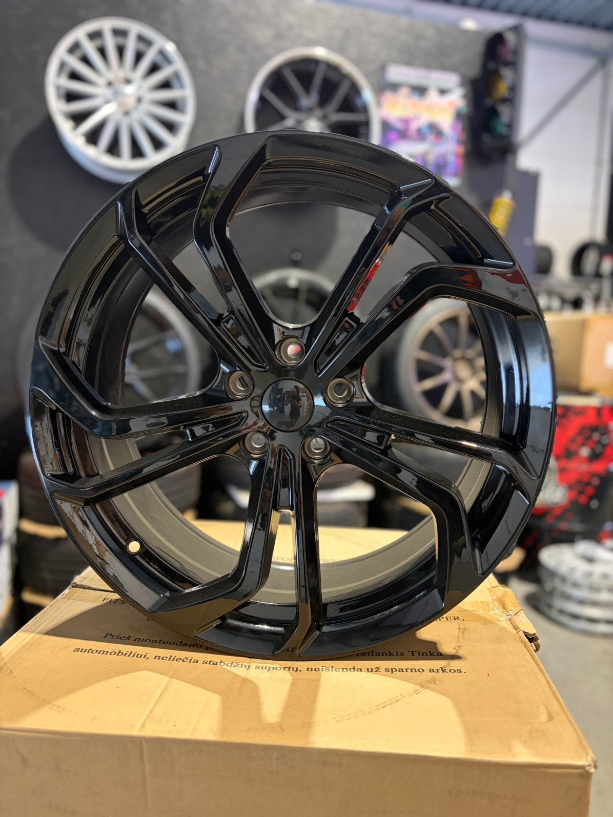19” Tcr look velgen gloss black, Ophalen
