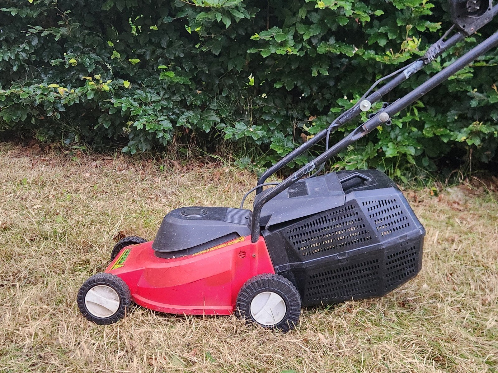 Grasmachine grasmaaier electrisch, Ophalen, Cirkelmaaier, Elektrische grasmaaier, Zo goed als nieuw