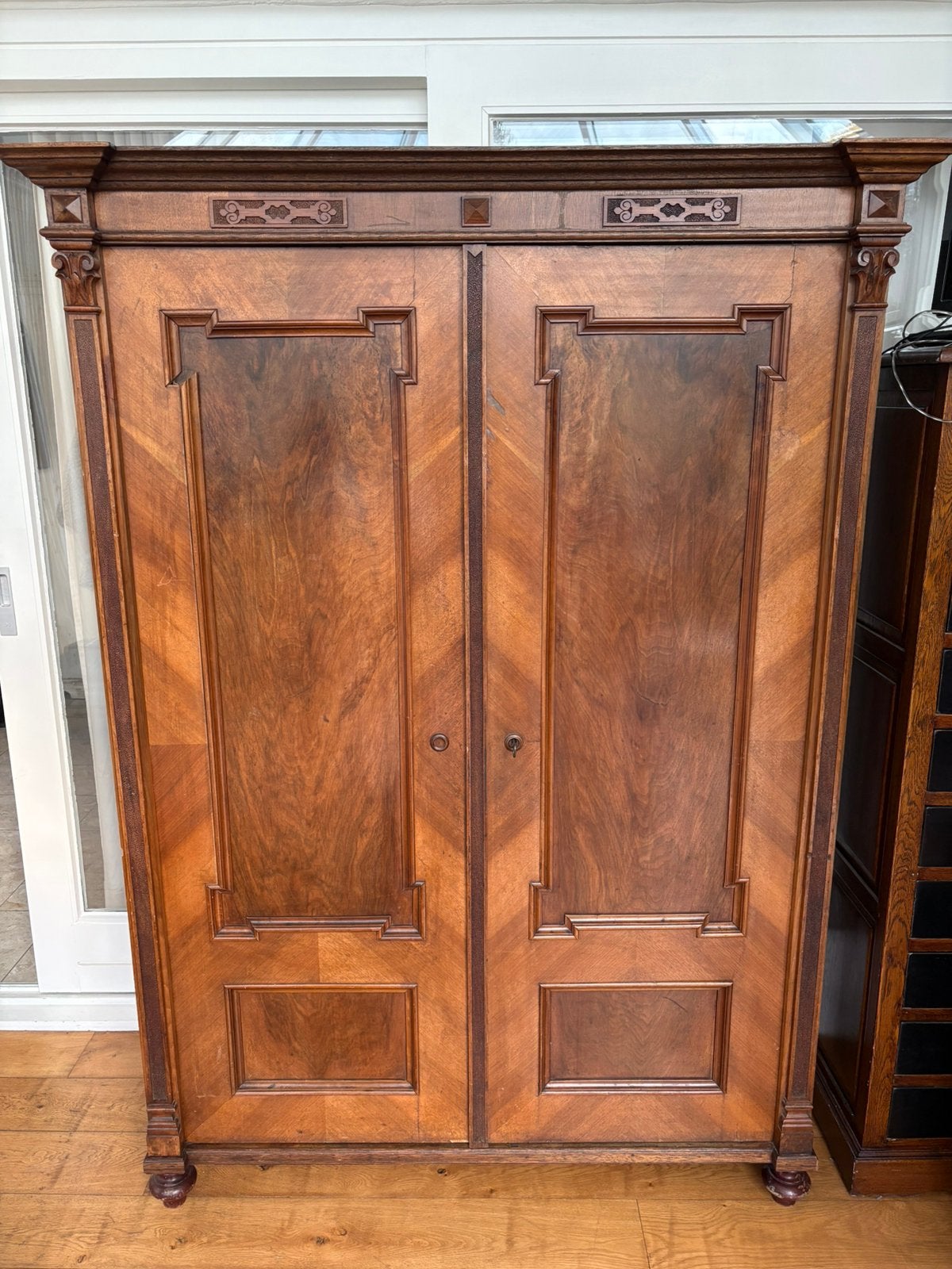 Belle armoire ancienne en bois, Enlèvement