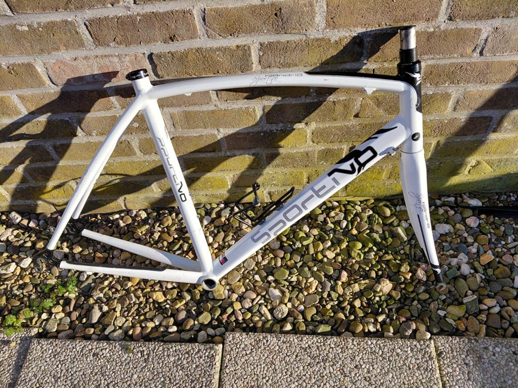 Cadre de vélo de route Sportivo Fiandria - fourche avant en, Vélos & Vélomoteurs, Vélos Pièces, Enlèvement, Cadre, Sportivo