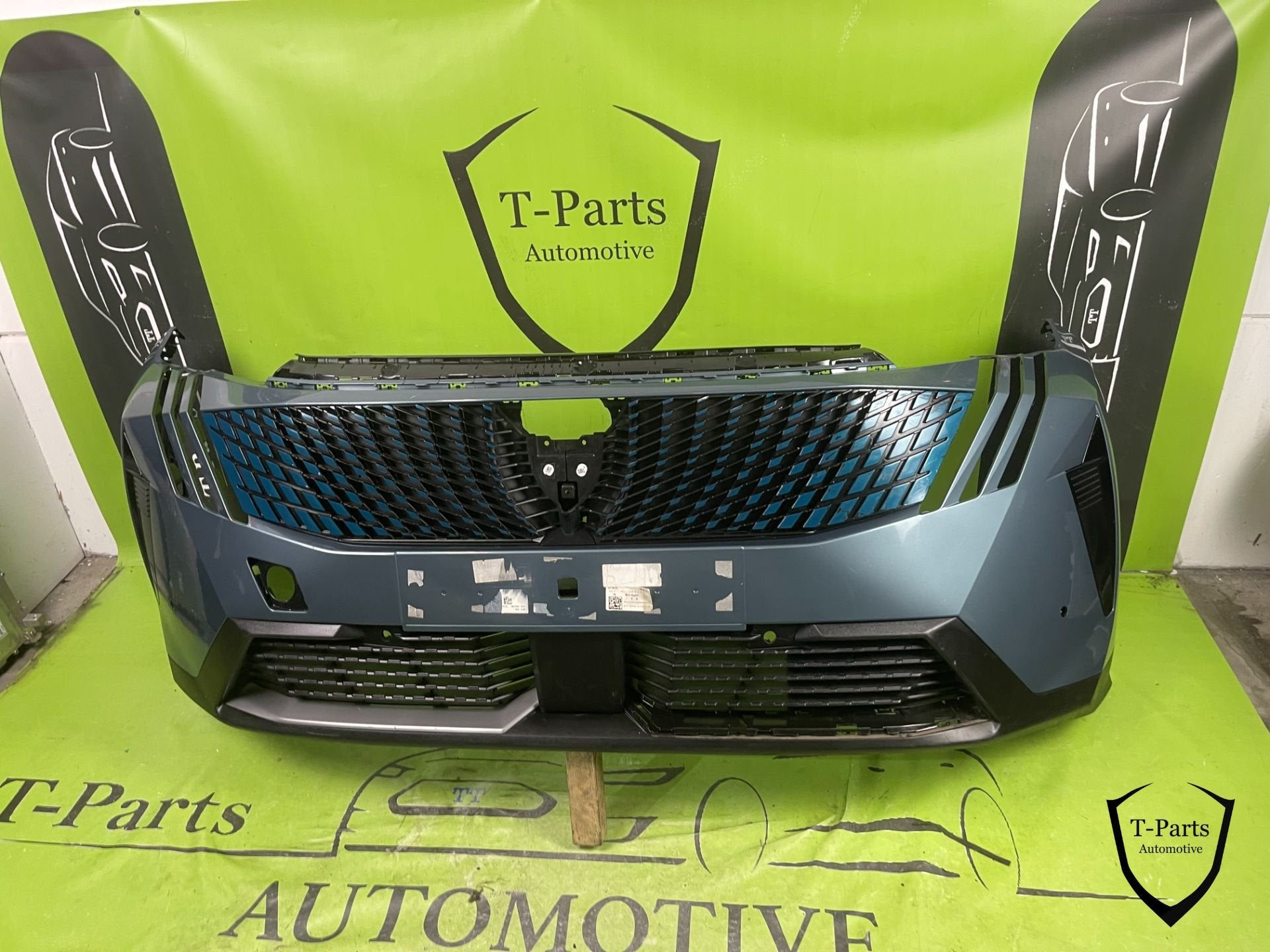 Pare-chocs avant Peugeot 3008 2024+, Info@fabrikant.eu, Fabrikant BV, Pare-chocs, Utilisé