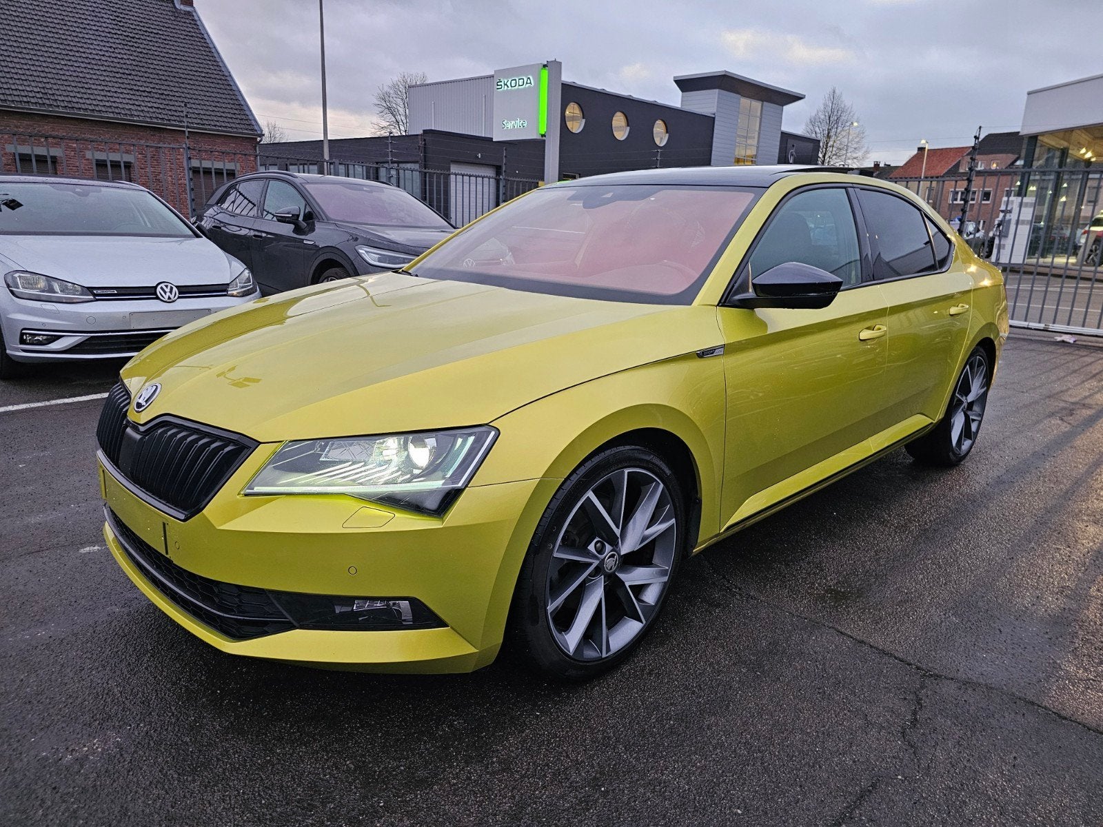 Skoda Superb 1.5I Sport Automaat Full Full opties  !!!, Auto's, Automaat, Bedrijf, Berline, 1499 cc
