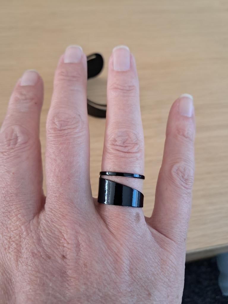 Nieuwe set: ring en armband, Bijoux, Sacs & Beauté, Bagues, Enlèvement, Neuf, Noir, Femme