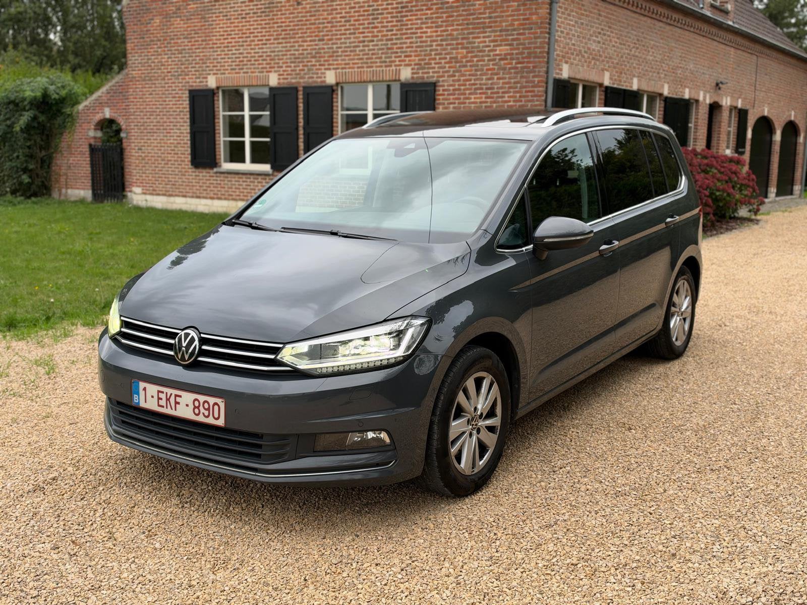 Vw TOURAN 1.5ESSENCE 2024 AUTOMATIQUE, Autos, Argent ou Gris, Achat, Noir, Automatique