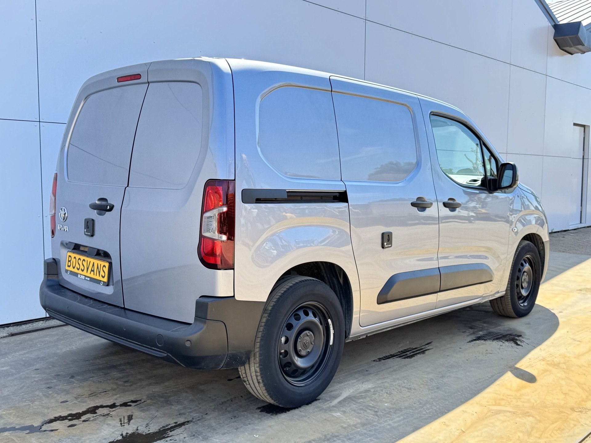 Toyota PROACE CITY Electric Comfort 50 kWh L1 Snelladen Clim, Auto's, 4 deurs, Stof, Gebruikt, Zwart