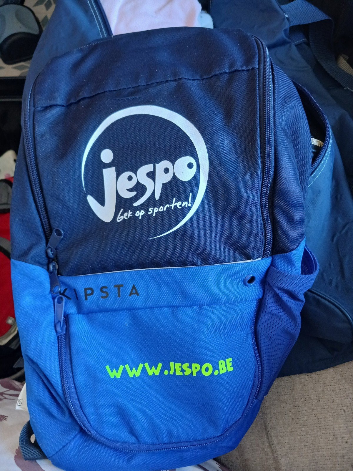 Rugzak jespo, Enlèvement