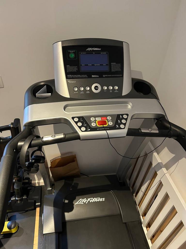 Tapis de course LifeFitness F3, Enlèvement, Utilisé, Autres matériaux, Tapis roulant