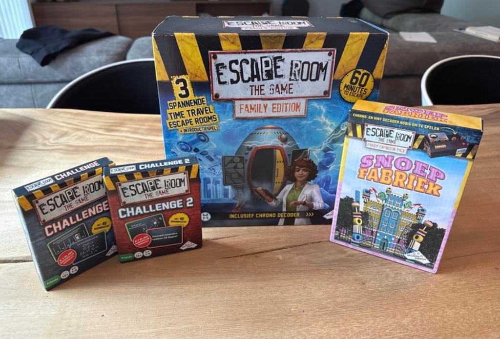 Set Escape Room The Game + Snoepfabriek + Challenge 1 & 2, Hobby en Vrije tijd, Ophalen of Verzenden, Zo goed als nieuw