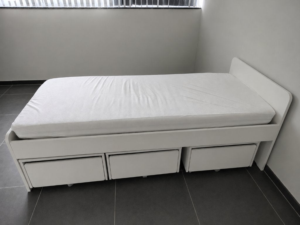 1-persoonsbed (2 stuks beschikbaar), 90 cm, Enlèvement, 200 cm, Blanc