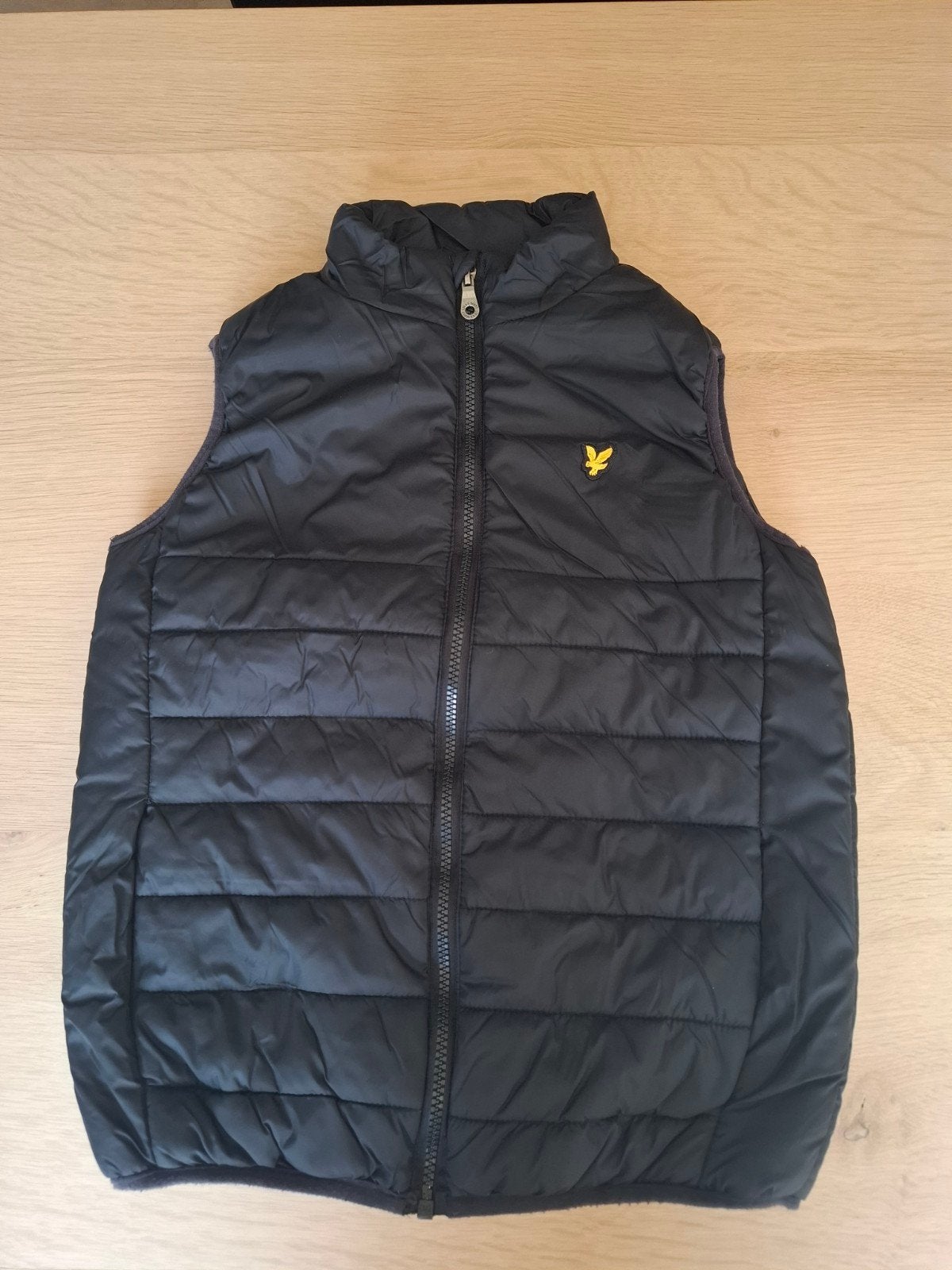 Veste doudoune sans manches noire Lyle & Scott, Junior 10/11, Enlèvement, Porté, Noir