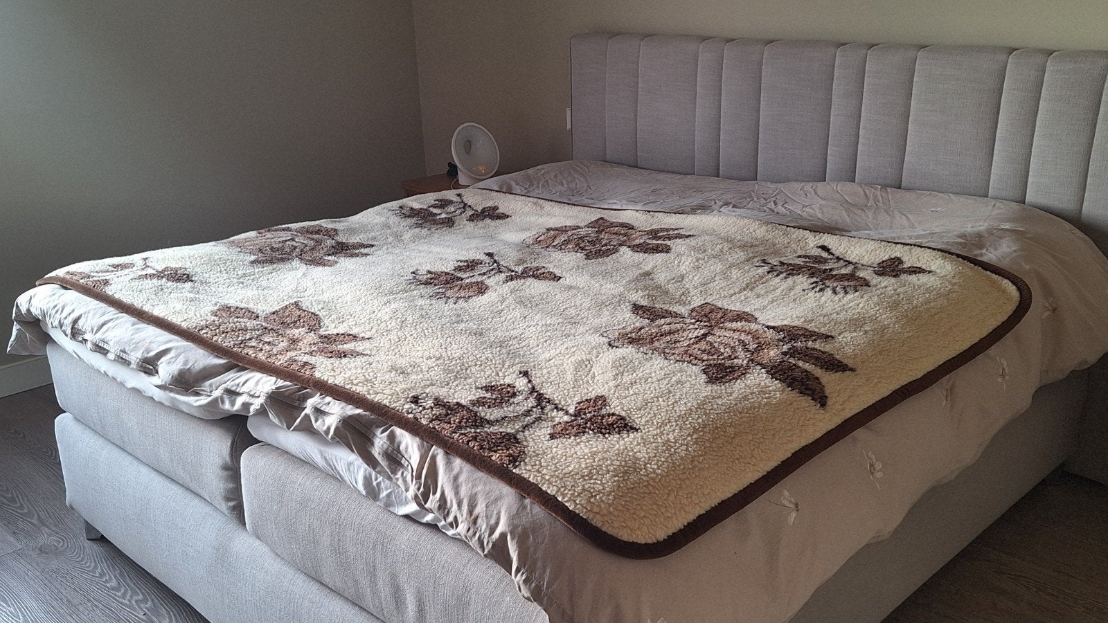 Vintage munosan deken 100% merinowol jaren 70 bloemenprint, Ophalen, Eenpersoons, Beige, 140 cm