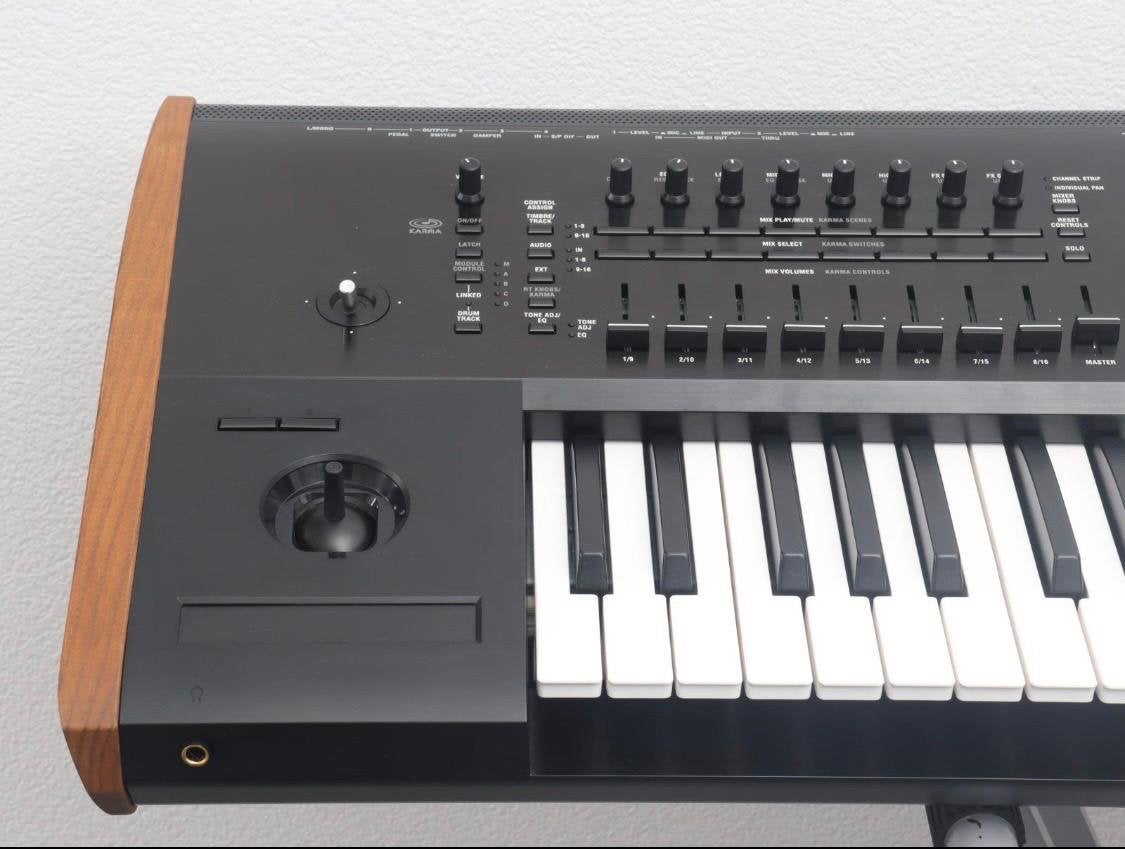 Korg kronos v2 61 toetsen gelijk nieuw, Enlèvement, Comme neuf