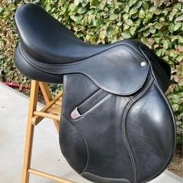 Zadel - Bates Elevation 17” DS Zwart, Dieren en Toebehoren, Ophalen, Bates, M (17 inch), Verstelbare boom