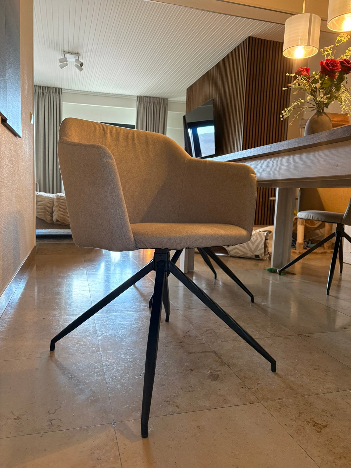 Set van 4 Juntoo eetkamerstoelen – taupe/bruin, Ophalen, Zo goed als nieuw, Bruin