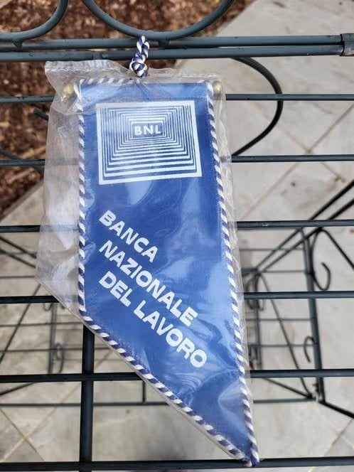 wimpel van de Banca Nazionale del Lavoro (BNL), Diversen, Vlaggen en Wimpels, Ophalen