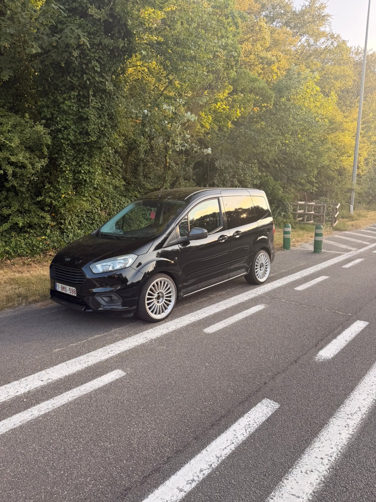 Ford Tourneo Courrier, Voorwielaandrijving, Zwart, Zwart, Handgeschakeld