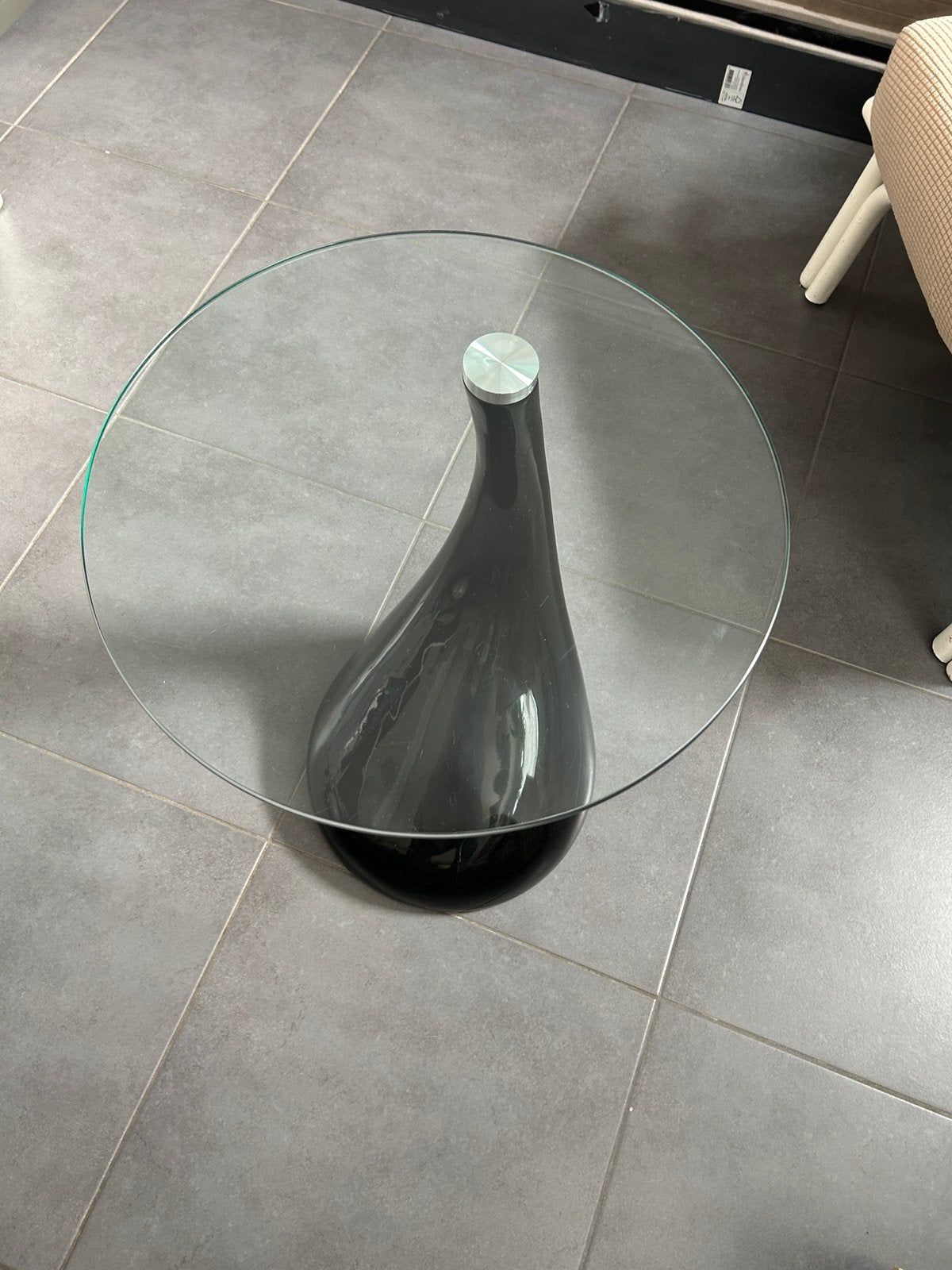 Moderne bijzettafel / salontafel – Hoogglans zwart met glas, Huis en Inrichting, Ophalen, Gebruikt, Rond, Glas