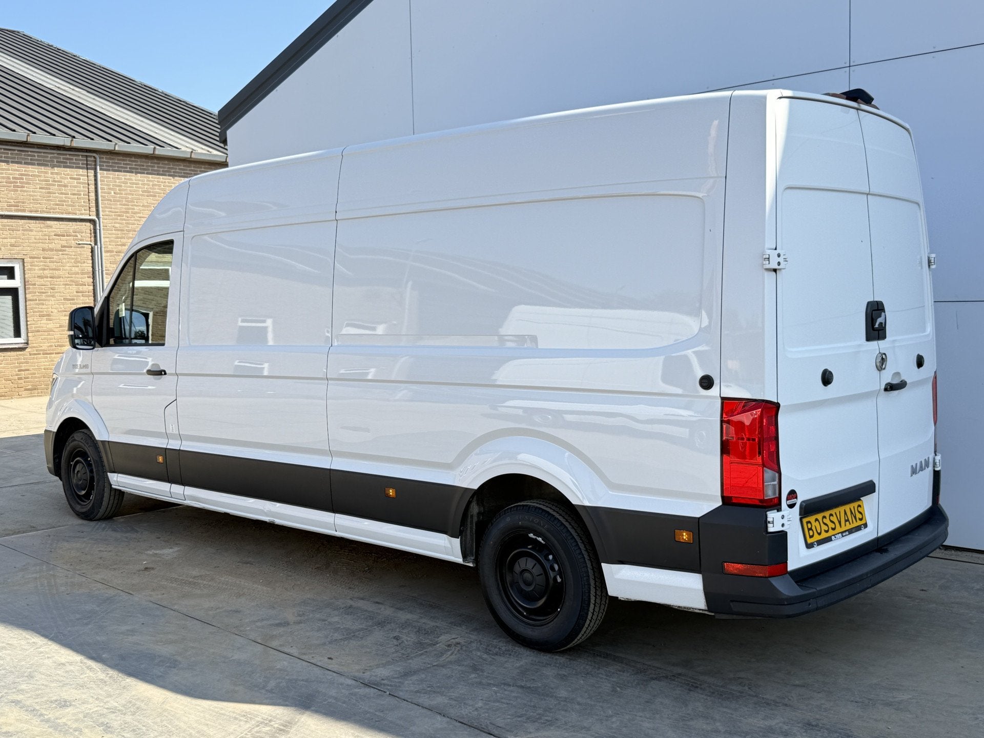 MAN TGE 3.140 2.0 TDI L4H3 Virtual Cockpit Nieuw Model Airco, Auto's, Voorwielaandrijving, Stof, Gebruikt, Zwart