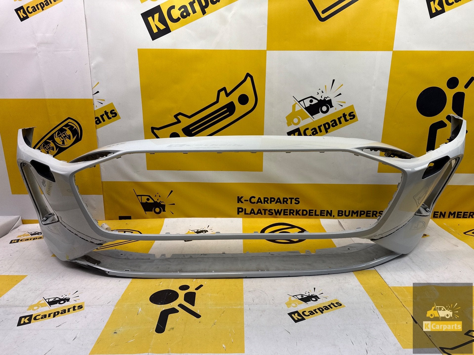 Audi OE A5 B10 Voorbumper Origineel 8B3807437, Gebruikt, Voor, AUDI AG, Auto-Union-Strasse 1
85045  Ingolstadt, DE