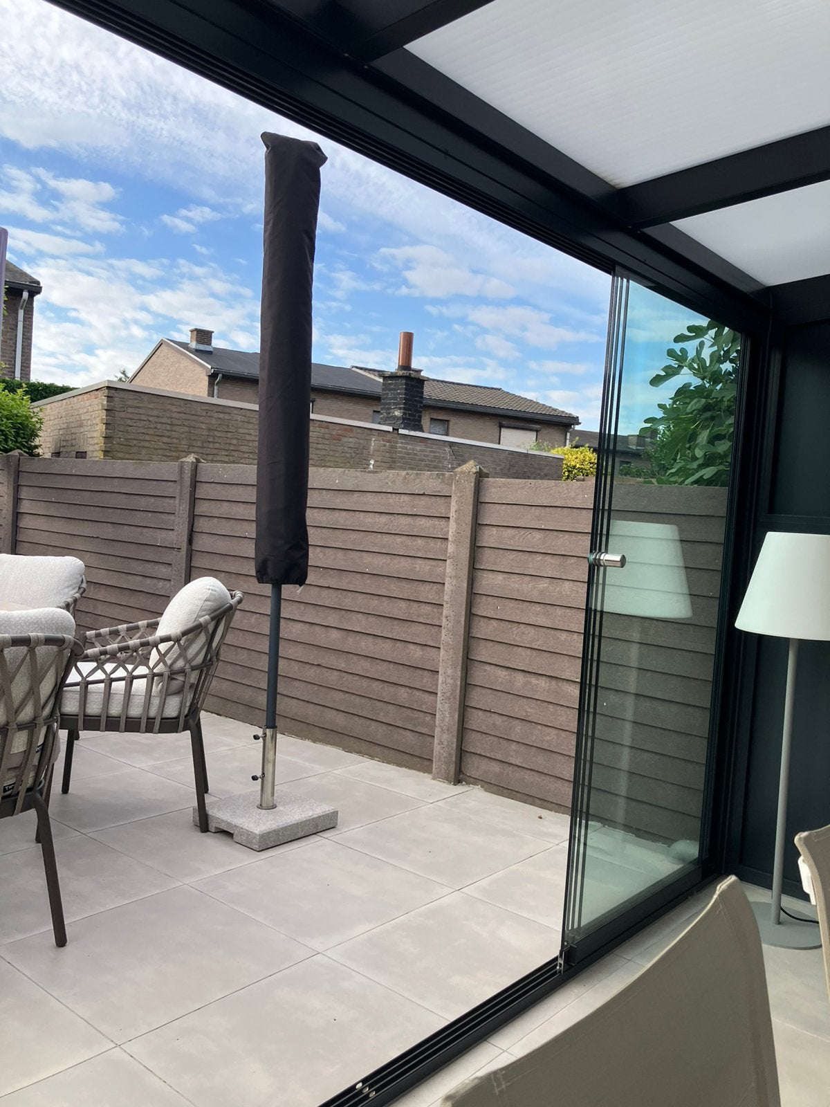 Parasol+voet+hoes kantelbaar, Ophalen, 2 tot 3 meter, Zo goed als nieuw, Kantelbaar