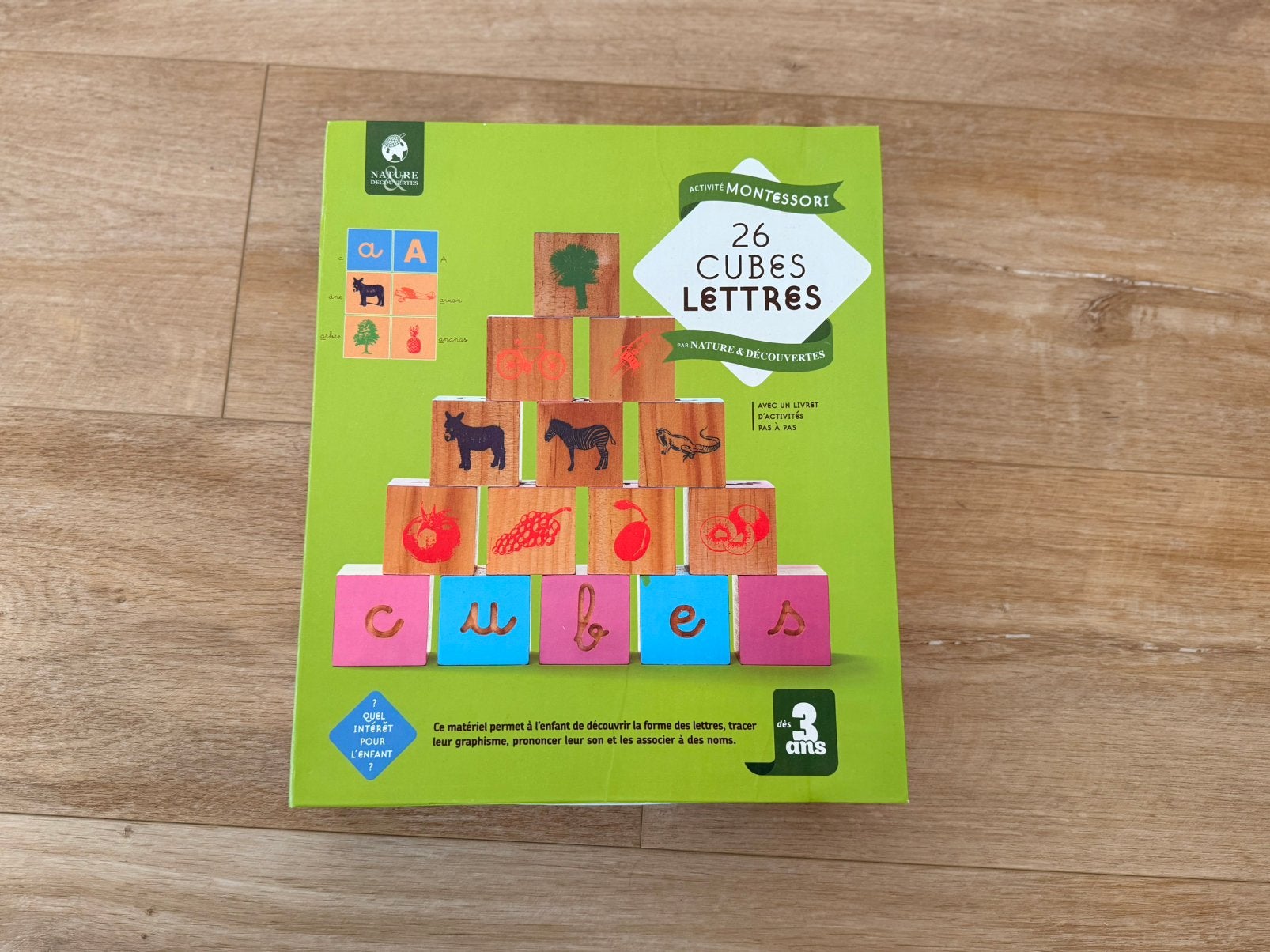 Coffret 26 cubes lettres Montessori - Nature & Découvertes, Enlèvement, Comme neuf