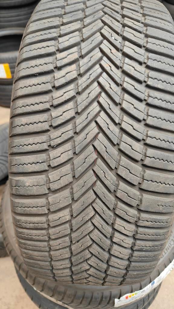 215/45r16 Bridgestone 40€ chacun avec montage et équilibrage, Enlèvement