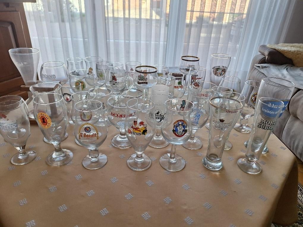 Verzameling van 110 verschillende bierglazen, Ophalen, Zo goed als nieuw, Bierglas