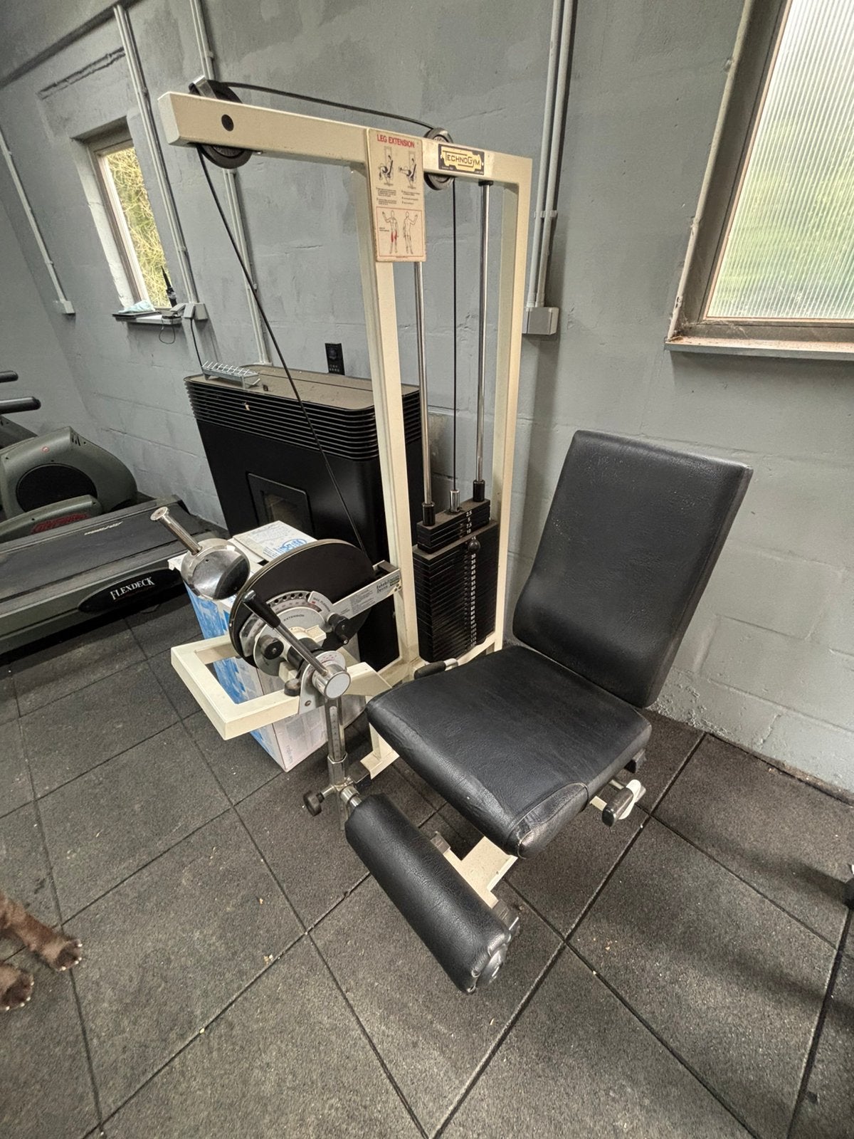 Technogym isotonic leg extension, Enlèvement, Utilisé