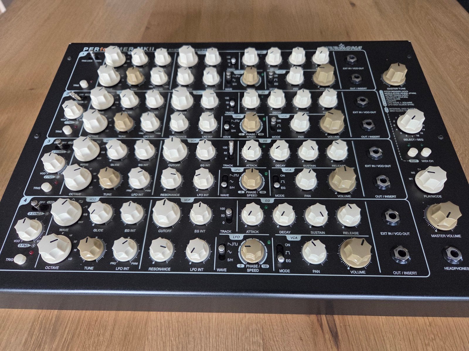 Vermona Perfourmer mkII - gate/cv versie, Muziek en Instrumenten, Synthesizers, Ophalen, Zo goed als nieuw, Overige merken, Met midi-aansluiting