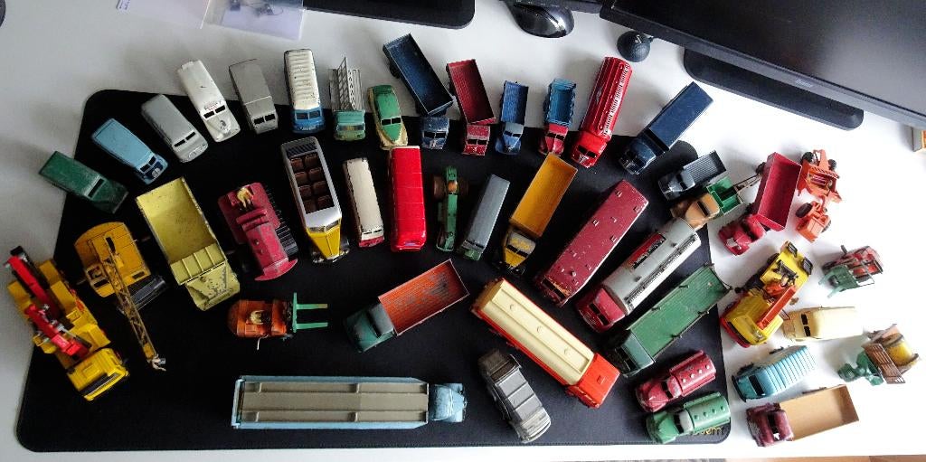 45 vracht- en bestelauto modellen Dinky Toys oud, Verzenden, Gebruikt, Bus of Vrachtwagen, Dinky Toys