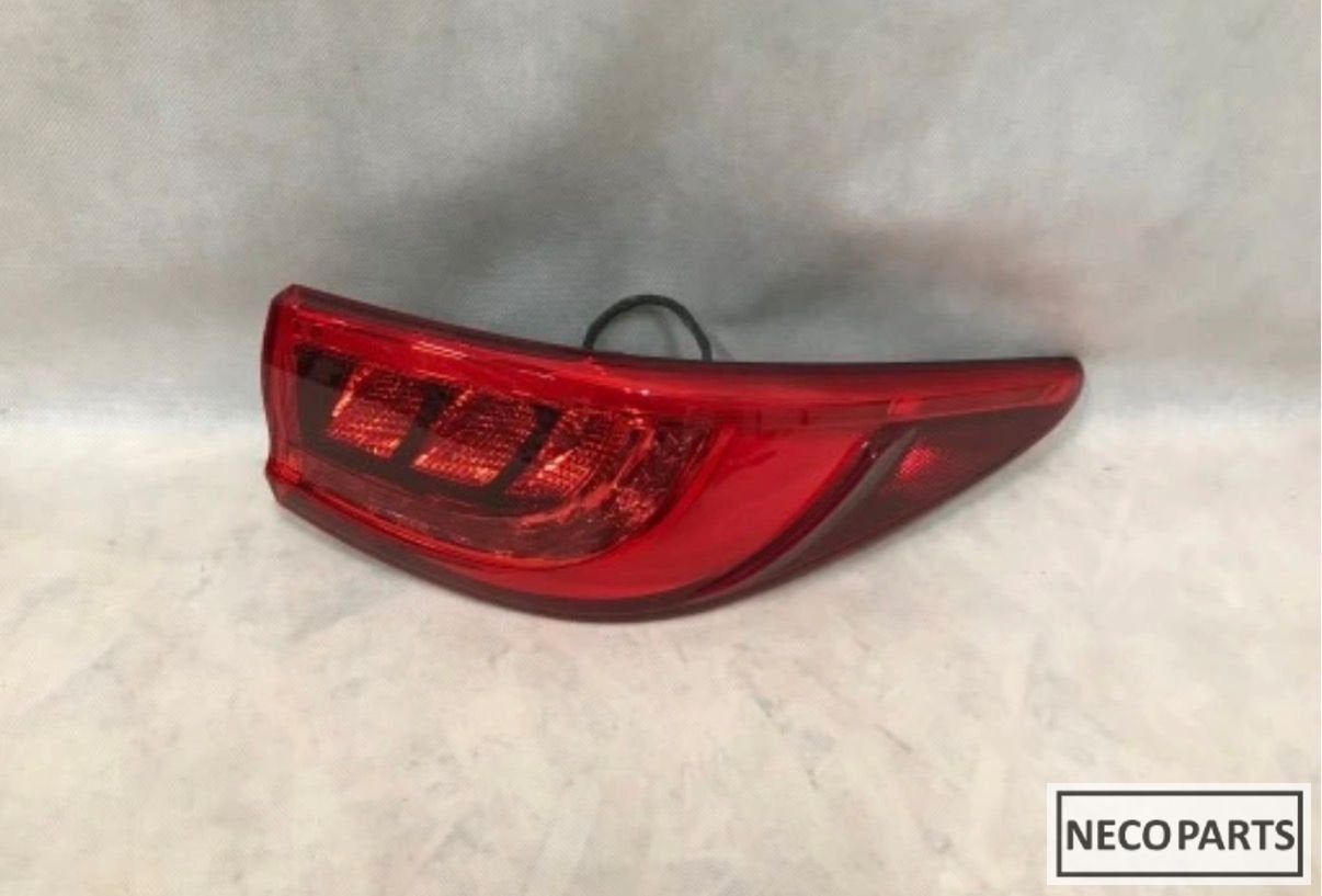 INFINITI Q30 QX3O LED ACHTERLICHT ORIGINEEL ALLES LEVERBAAR!, -, Utilisé, -, Infiniti