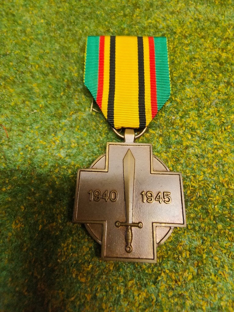 Médaille du Combattant militaire de la Guerre 1940-1945,, Ophalen of Verzenden