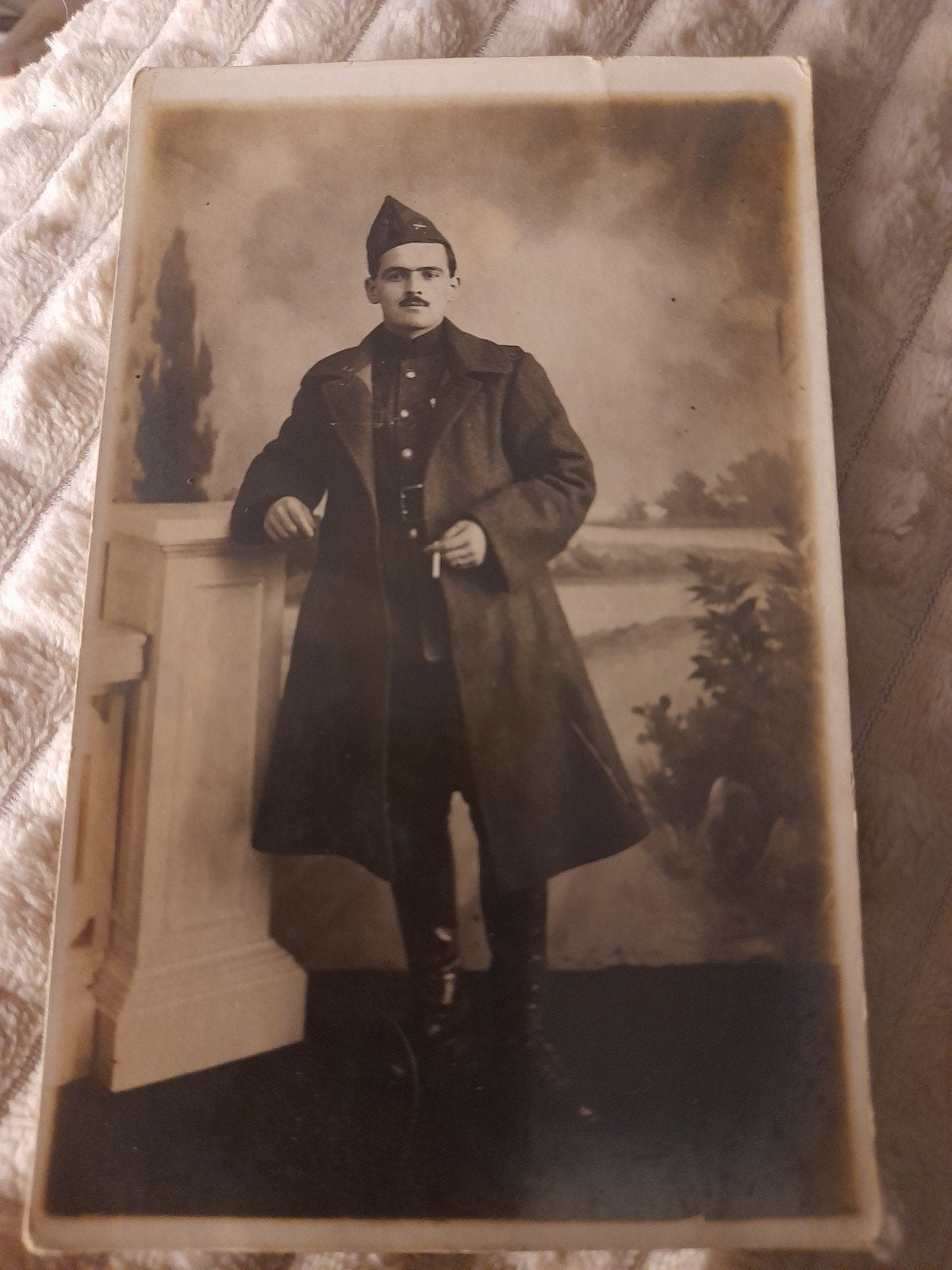 Carte postale "Militaire en uniforme  complet" de 1915, Collections, Enlèvement ou Envoi, Avant 1920, Non affranchie, Autres thèmes