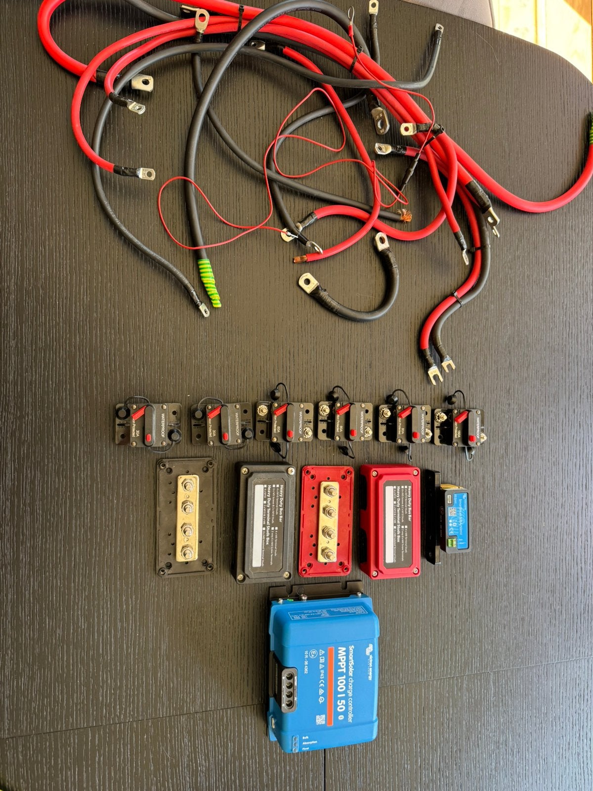 Victron onderdelen camperinstallatie samen of apart te koop, Doe-het-zelf en Bouw, Verzenden, Zo goed als nieuw