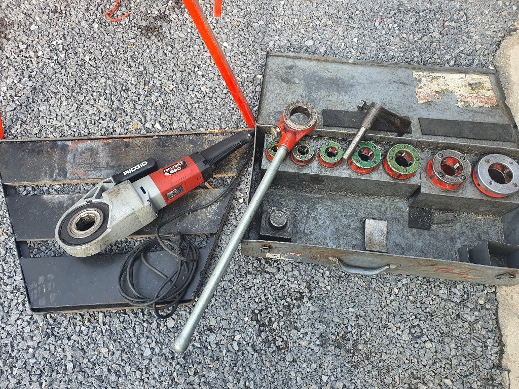 Machine de découpe de fil Ridgid 690 prof. set avec table, Enlèvement, Comme neuf