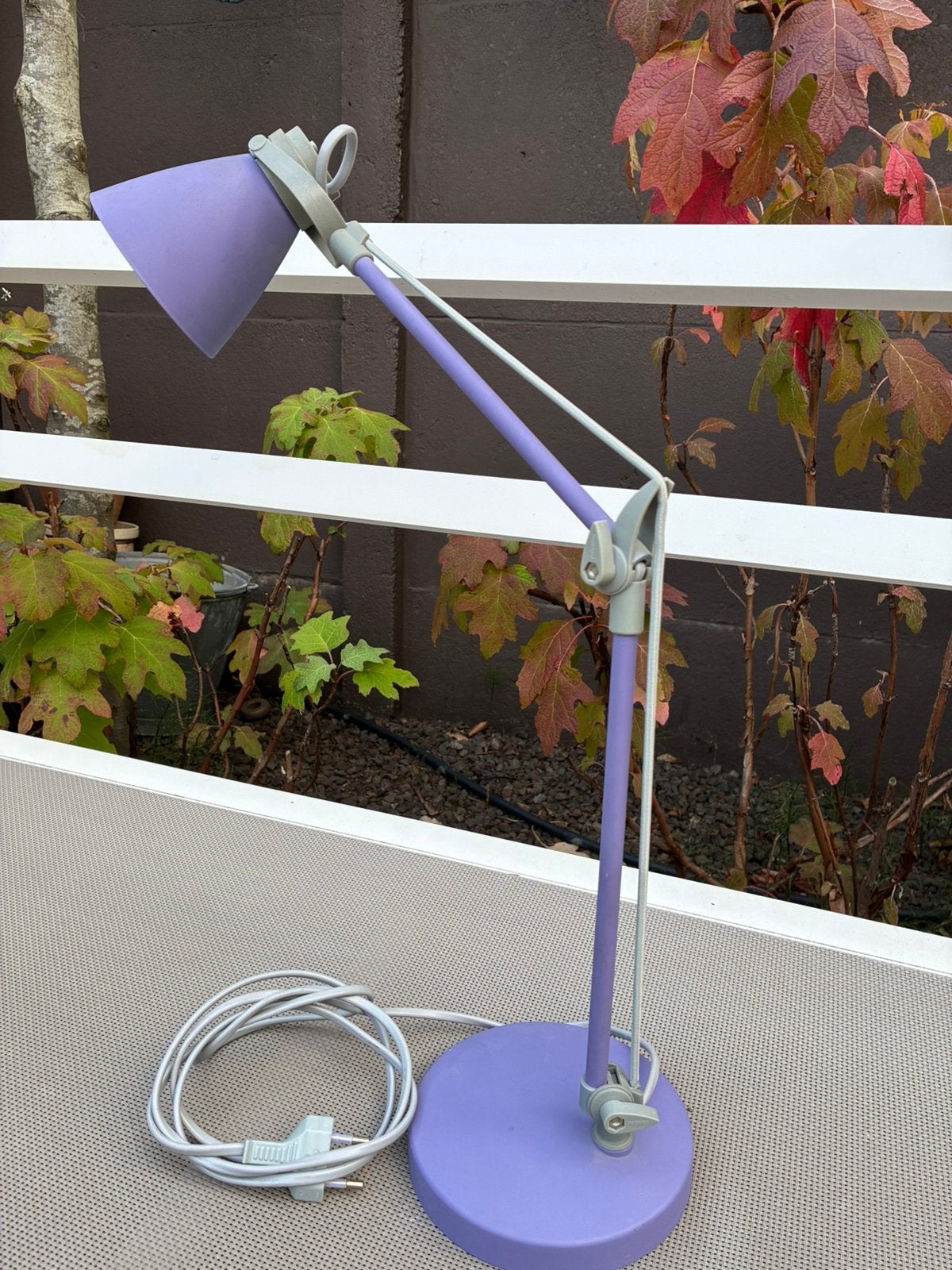 Bureaulamp op stevige voet  en scharnierende arm, Ophalen, Bureaulamp, E14 (klein), Zo goed als nieuw