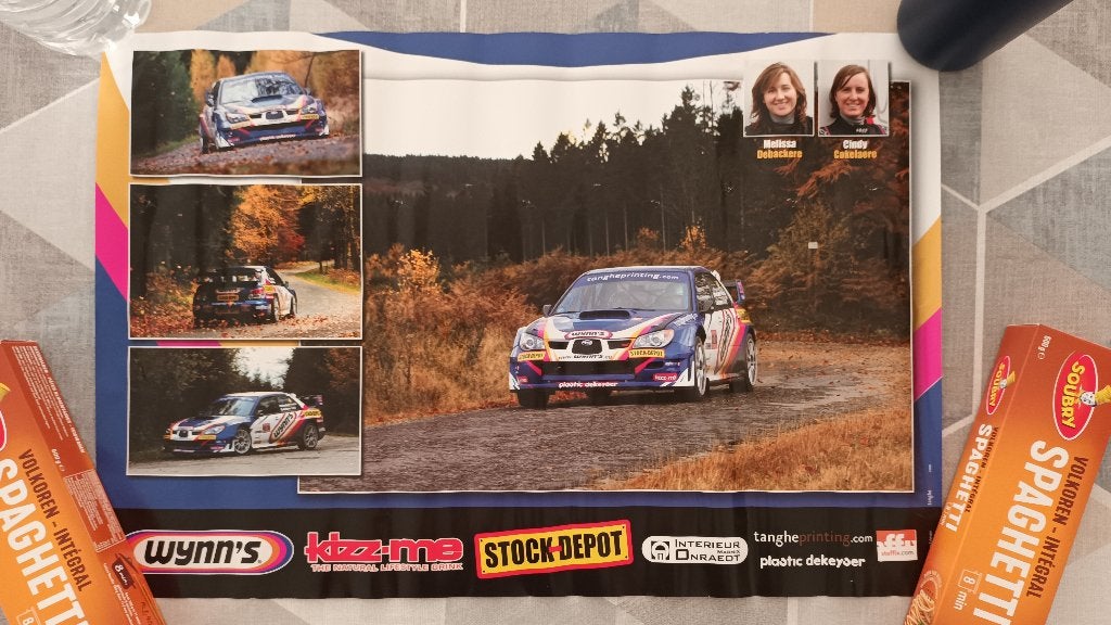 Poster Subaru Impreza S12 WRC - Debackere/Cokelaere, Rechthoekig Liggend, Ophalen of Verzenden, Zo goed als nieuw, Sport