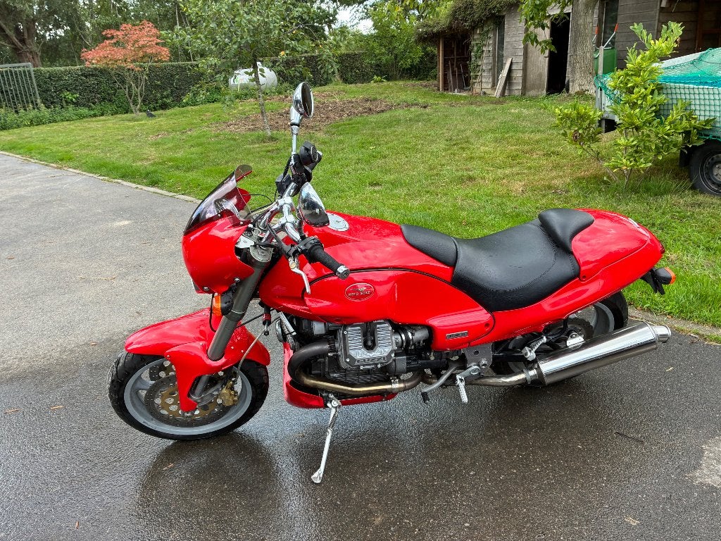 Moto rouge Guzzi, Motos, Permis Moto A, Occasion, Plus de 35 kW, 2 cylindres