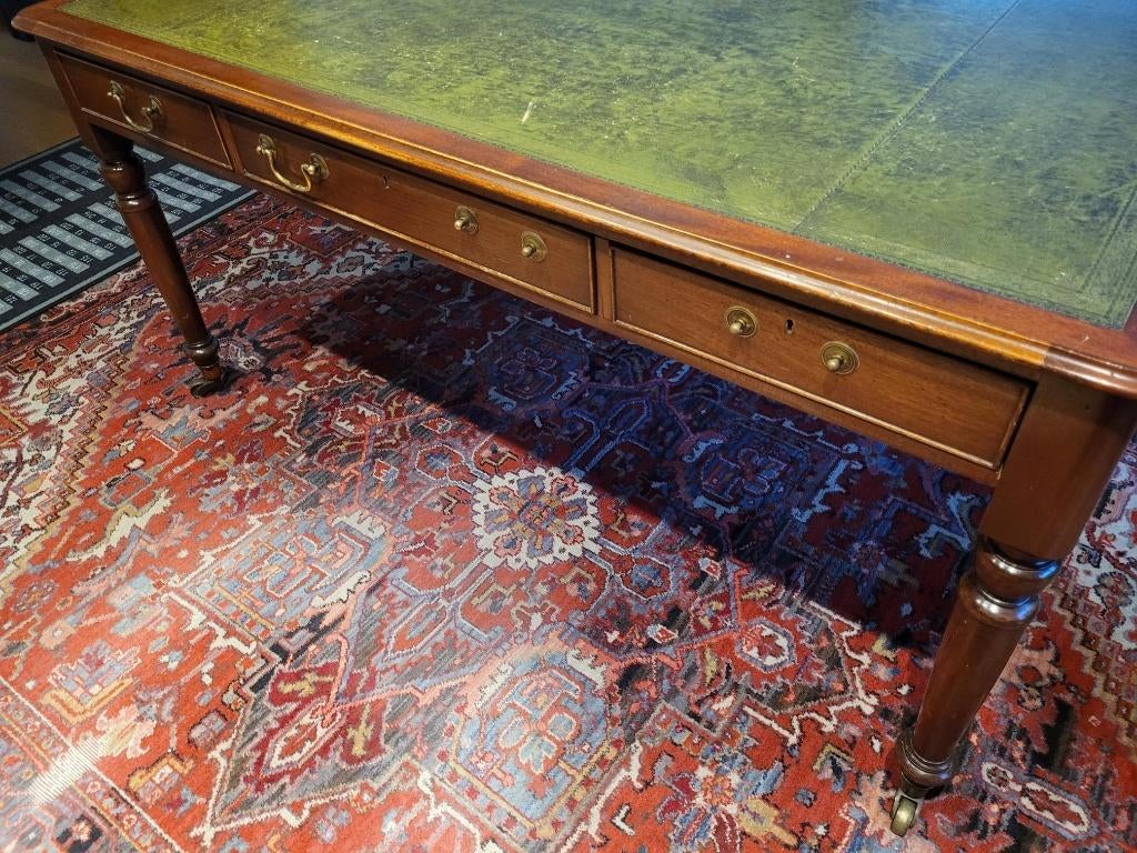 Bureautafel, Ophalen