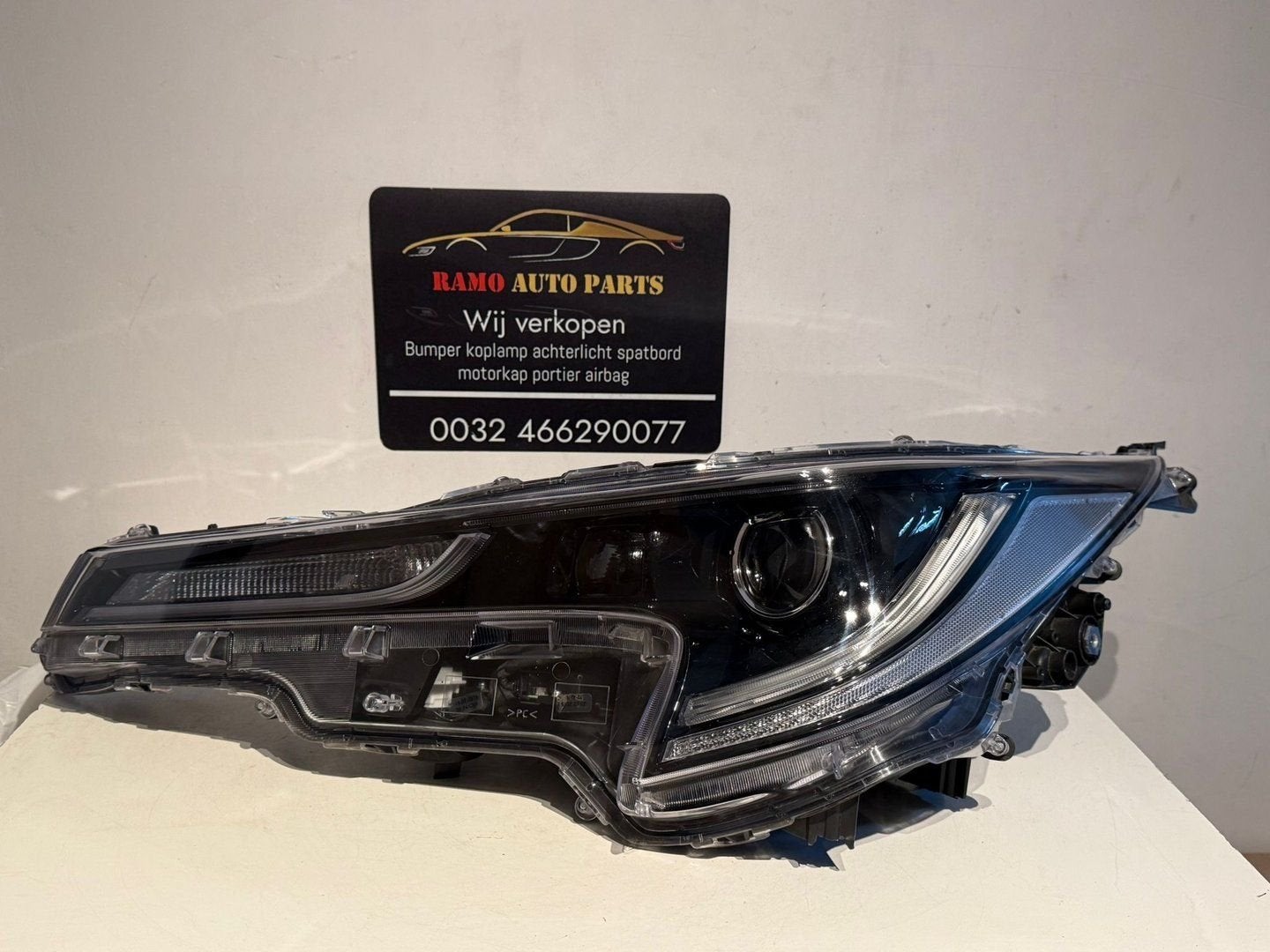 TOYOTA COROLLA LED KOPLAMP LINKS 81150-02S80, Auto-onderdelen, Gebruikt, -, -, Ophalen of Verzenden