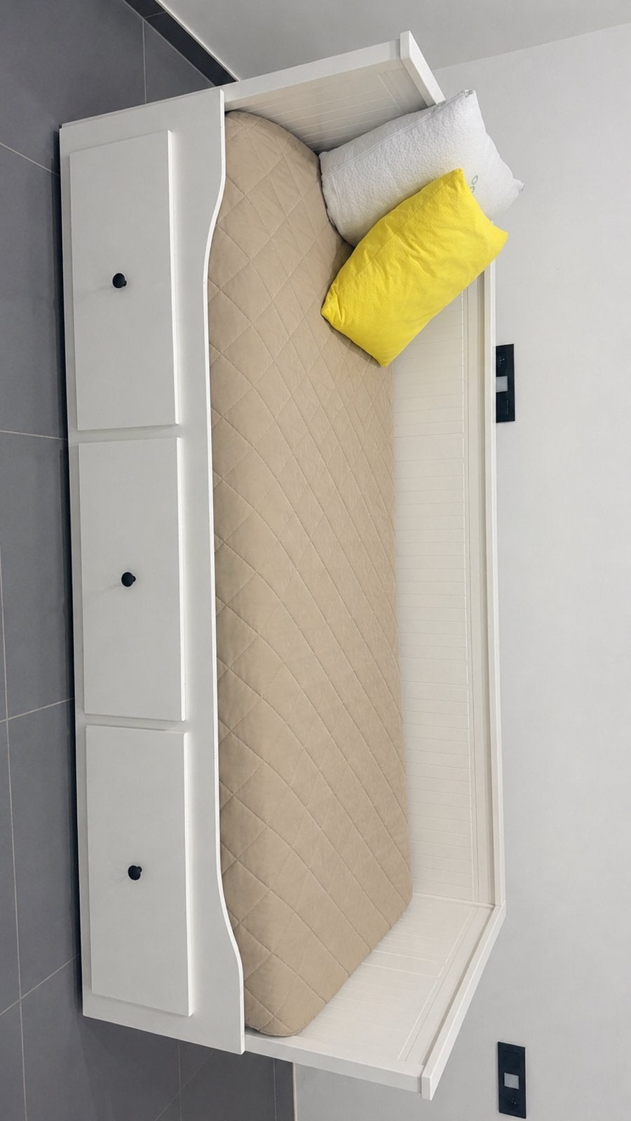 Nieuwe bedden, Huis en Inrichting, Ophalen, Zo goed als nieuw