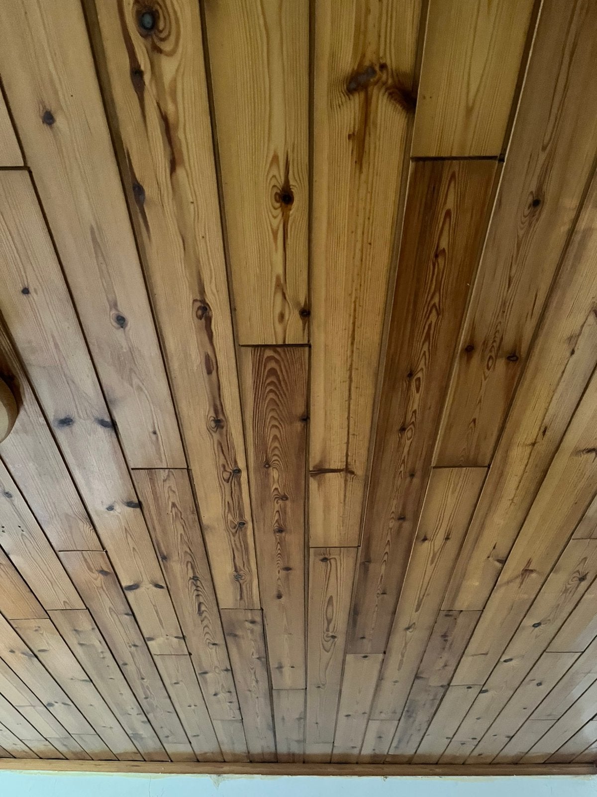 Houten plafondlatten, Enlèvement, Planche