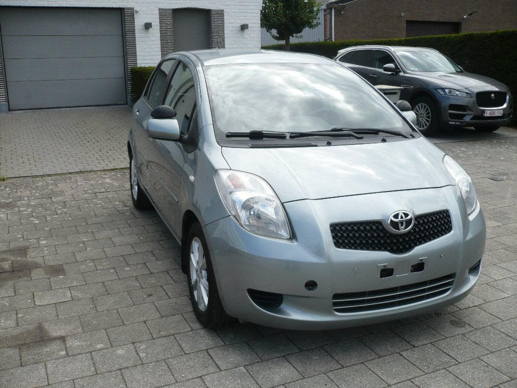 Zeer mooie toyota yaris 1,3 benzine met weinig km., Auto's, Toyota, Handgeschakeld, Particulier, Yaris, 1300 cc