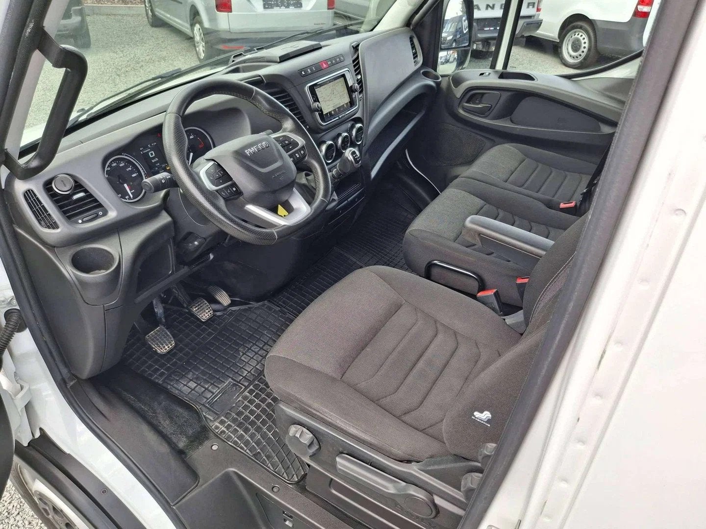 Iveco Daily 35S18 3.0 (bj 2023), Auto's, Gebruikt, Iveco, Wit, Bedrijf