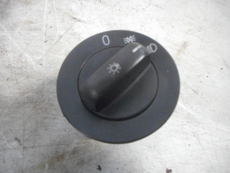 LICHTSCHAKELAAR BMW 5 serie (E39) (8352212), Auto-onderdelen, Gebruikt, BMW, Petuelring 130
80809  München, DE, Bayerische Motoren Werke AG