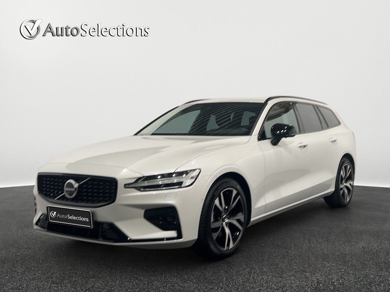 Volvo V60 B4 PLUS DARK / HARMAN KARDON/360° CAMERA, Autos, 0 kg, Phares au xénon, https://public.car-pass.be/vhr/810d74fa-9fee-416d-b584-effd9a08dc79
