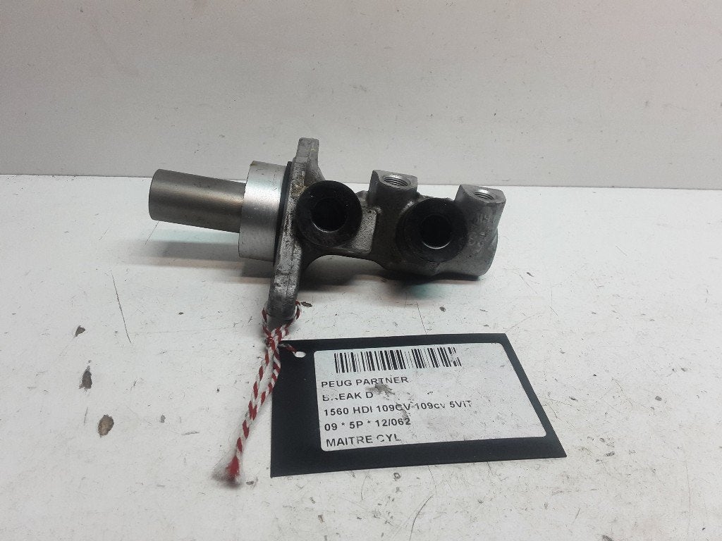 MAITRE CYLINDRE DE FREIN Peugeot, Kontakt-peugeot@peugeot.com, Utilisé, Peugeot Deutschland GmbH, Bahnhofsplatz
65423  Rüsselsheim, DE